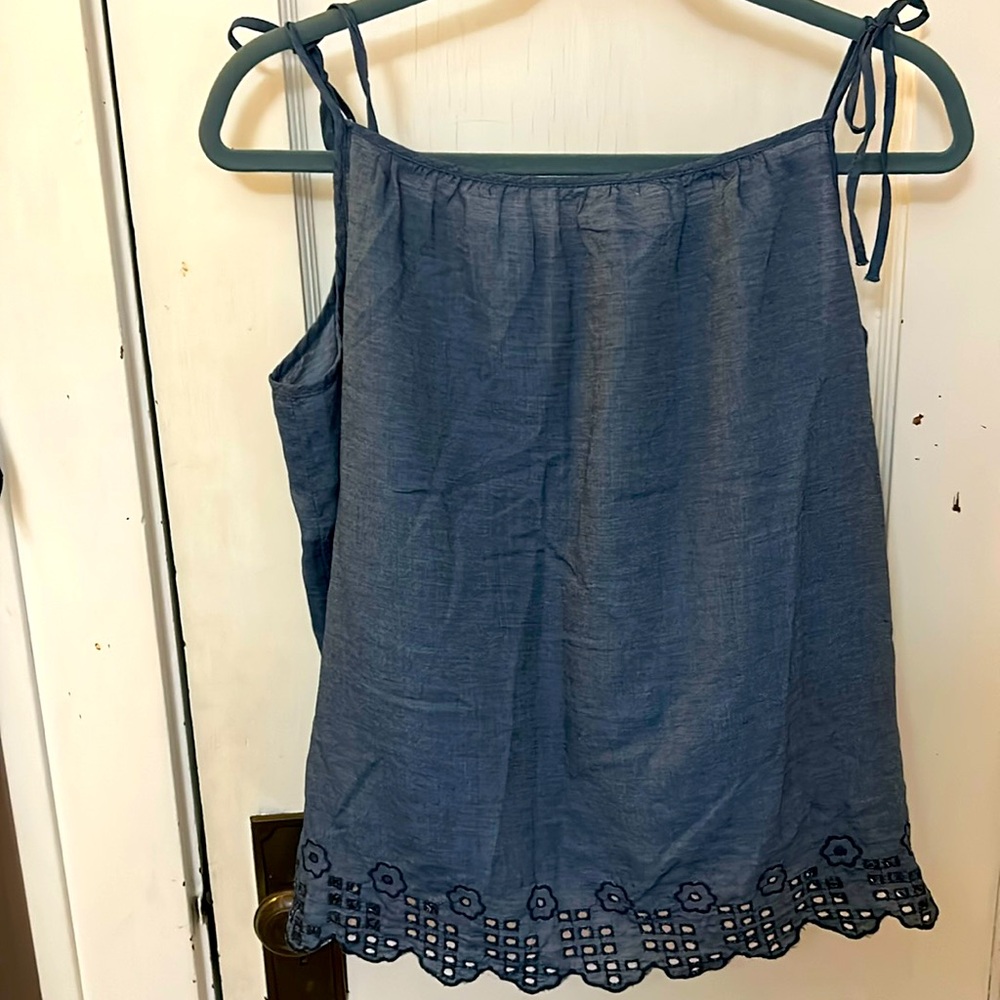 NWT Gap top
